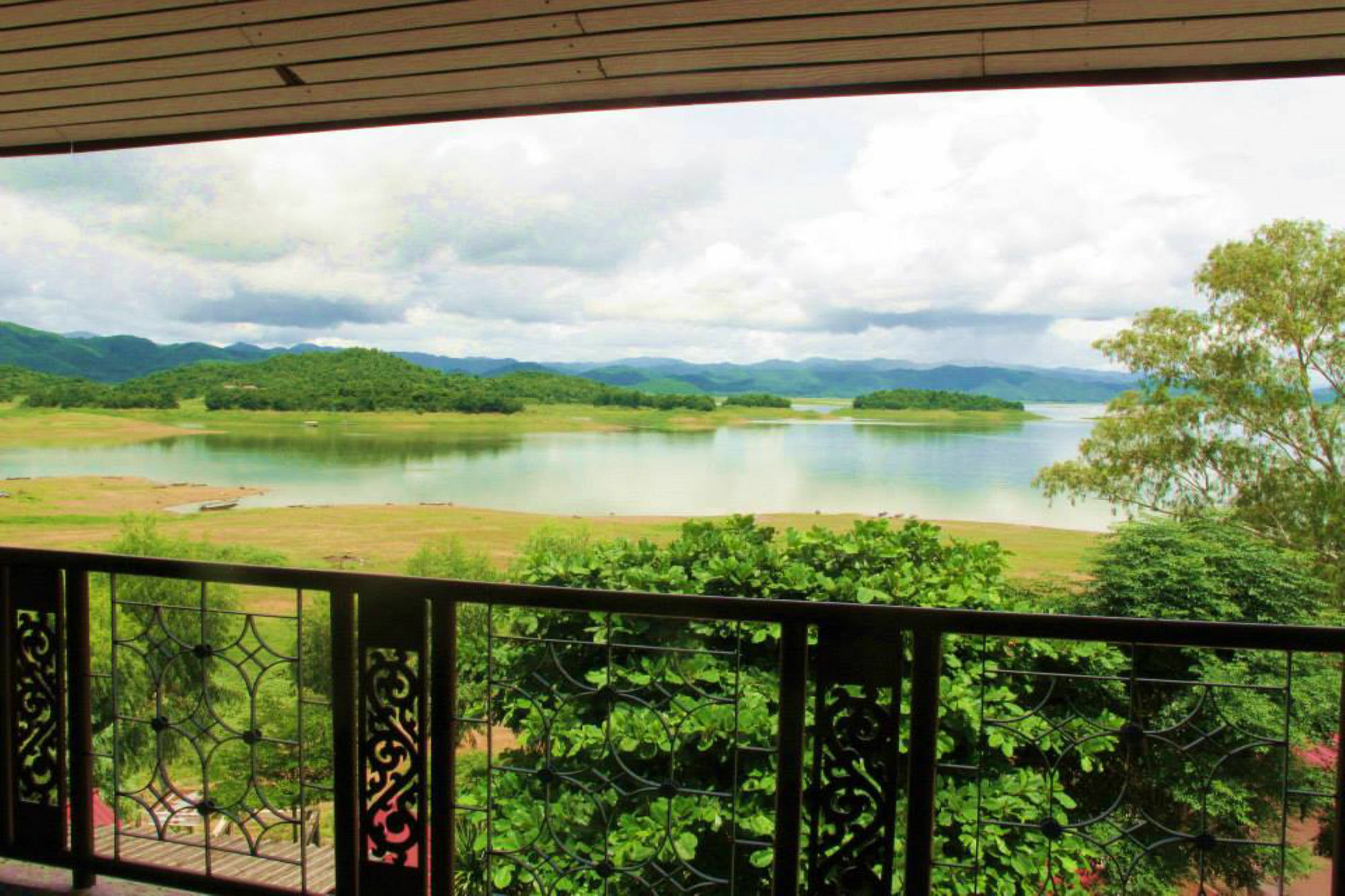 ริมแก่ง รีสอร์ท แก่งกระจาน ภายนอก รูปภาพ